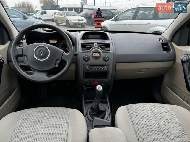 Синий Рено Меган, объемом двигателя 1.6 л и пробегом 184 тыс. км за 5500 $, фото 11 на Automoto.ua