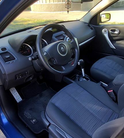 Синий Рено Меган, объемом двигателя 1.6 л и пробегом 200 тыс. км за 5500 $, фото 8 на Automoto.ua