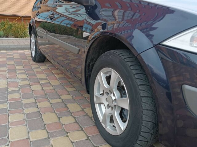 Синий Рено Меган, объемом двигателя 1.6 л и пробегом 200 тыс. км за 5200 $, фото 2 на Automoto.ua