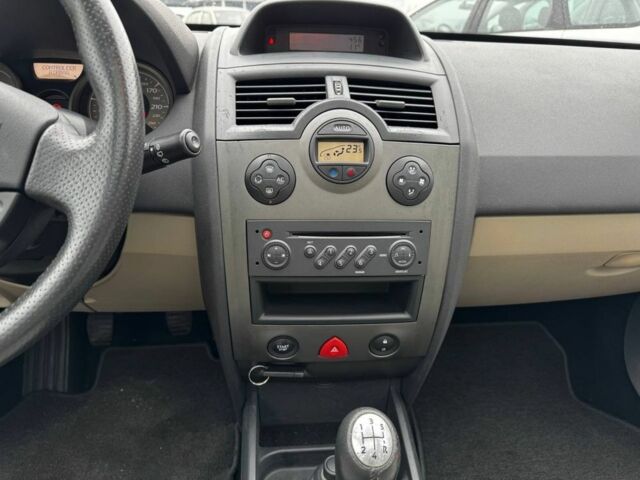 Синий Рено Меган, объемом двигателя 1.6 л и пробегом 184 тыс. км за 5500 $, фото 9 на Automoto.ua