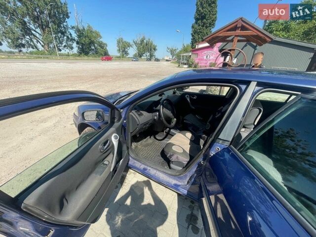 Синій Рено Меган, об'ємом двигуна 1.39 л та пробігом 180 тис. км за 4800 $, фото 6 на Automoto.ua