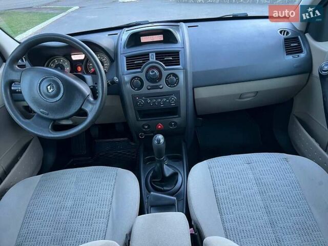 Синий Рено Меган, объемом двигателя 1.6 л и пробегом 260 тыс. км за 4450 $, фото 32 на Automoto.ua
