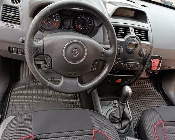 Синий Рено Меган, объемом двигателя 1.6 л и пробегом 199 тыс. км за 5200 $, фото 5 на Automoto.ua