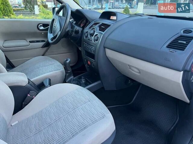 Рено Меган 2007 у Калиновке на Automoto.ua Синій Рено Меган, об'ємом двигуна 1.6 л та пробігом 260 тис. км за 4650 $, фото 31 на Automoto.ua