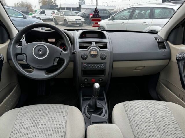 Синий Рено Меган, объемом двигателя 1.6 л и пробегом 184 тыс. км за 5500 $, фото 11 на Automoto.ua