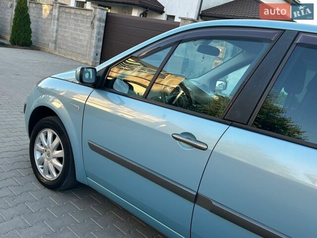 Синій Рено Меган, об'ємом двигуна 2 л та пробігом 326 тис. км за 4700 $, фото 4 на Automoto.ua