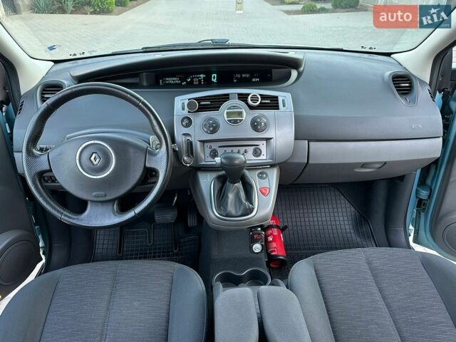 Синий Рено Меган, объемом двигателя 2 л и пробегом 326 тыс. км за 4700 $, фото 43 на Automoto.ua