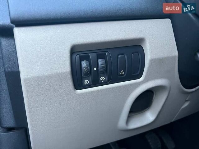 Синий Рено Меган, объемом двигателя 1.6 л и пробегом 260 тыс. км за 4450 $, фото 38 на Automoto.ua