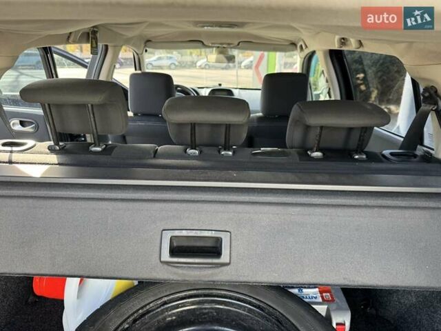 Синий Рено Меган, объемом двигателя 1.6 л и пробегом 279 тыс. км за 5200 $, фото 3 на Automoto.ua