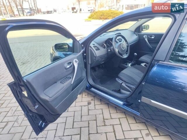 Синій Рено Меган, об'ємом двигуна 1.6 л та пробігом 249 тис. км за 5000 $, фото 33 на Automoto.ua