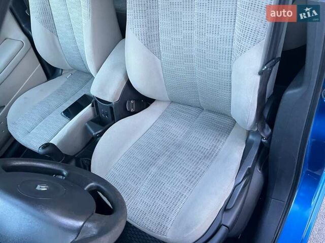 Рено Меган 2007 у Калиновке на Automoto.ua Синій Рено Меган, об'ємом двигуна 1.6 л та пробігом 260 тис. км за 4650 $, фото 20 на Automoto.ua