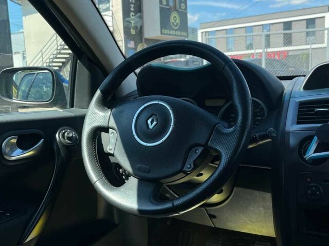 Синій Рено Меган, об'ємом двигуна 0 л та пробігом 329 тис. км за 4297 $, фото 17 на Automoto.ua