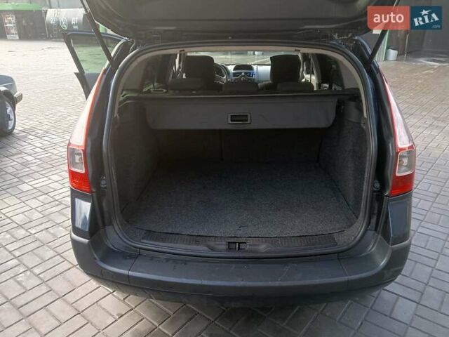 Синий Рено Меган, объемом двигателя 1.46 л и пробегом 300 тыс. км за 5279 $, фото 10 на Automoto.ua