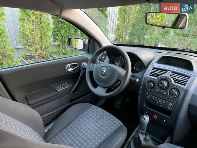 Синий Рено Меган, объемом двигателя 1.6 л и пробегом 212 тыс. км за 5600 $, фото 95 на Automoto.ua
