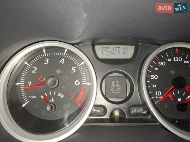 Синий Рено Меган, объемом двигателя 1.6 л и пробегом 228 тыс. км за 5500 $, фото 27 на Automoto.ua