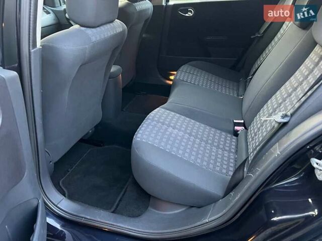 Синий Рено Меган, объемом двигателя 1.6 л и пробегом 212 тыс. км за 5600 $, фото 91 на Automoto.ua