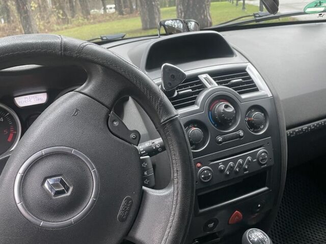 Синий Рено Меган, объемом двигателя 1.5 л и пробегом 235 тыс. км за 5400 $, фото 6 на Automoto.ua