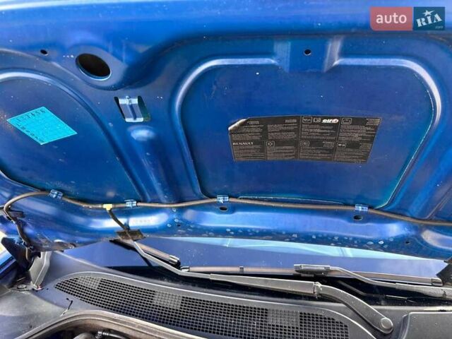 Синий Рено Меган, объемом двигателя 1.6 л и пробегом 206 тыс. км за 6200 $, фото 48 на Automoto.ua