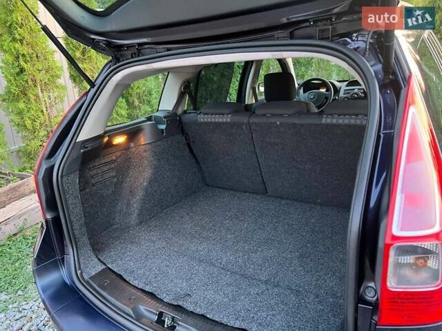 Синий Рено Меган, объемом двигателя 1.6 л и пробегом 212 тыс. км за 5600 $, фото 128 на Automoto.ua