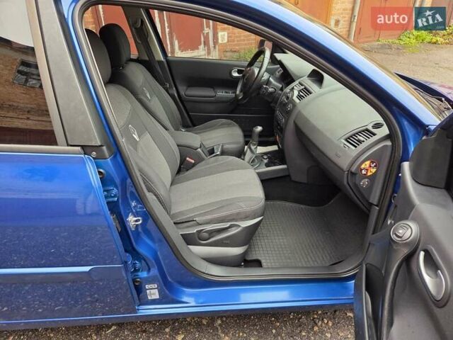 Синий Рено Меган, объемом двигателя 1.6 л и пробегом 350 тыс. км за 5000 $, фото 8 на Automoto.ua