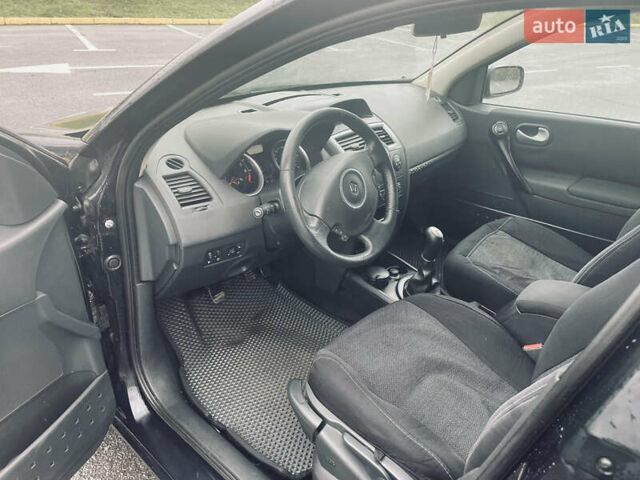 Синій Рено Меган, об'ємом двигуна 1.6 л та пробігом 262 тис. км за 5200 $, фото 4 на Automoto.ua