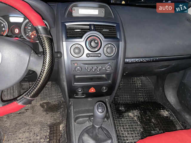 Синий Рено Меган, объемом двигателя 1.6 л и пробегом 206 тыс. км за 3999 $, фото 11 на Automoto.ua