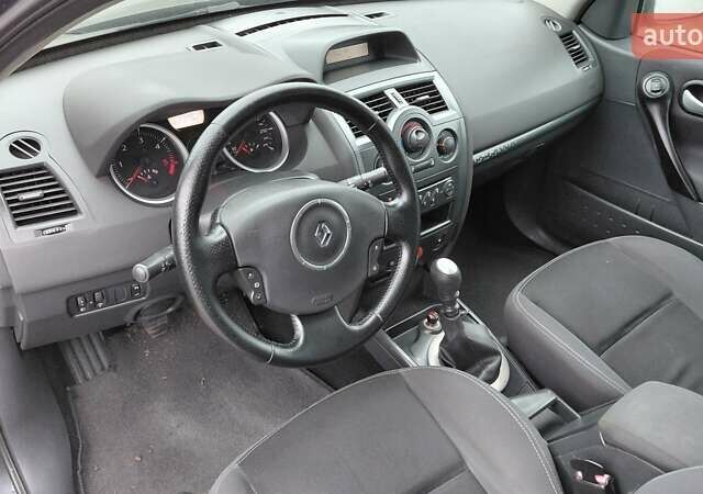 Синий Рено Меган, объемом двигателя 1.5 л и пробегом 244 тыс. км за 4900 $, фото 16 на Automoto.ua