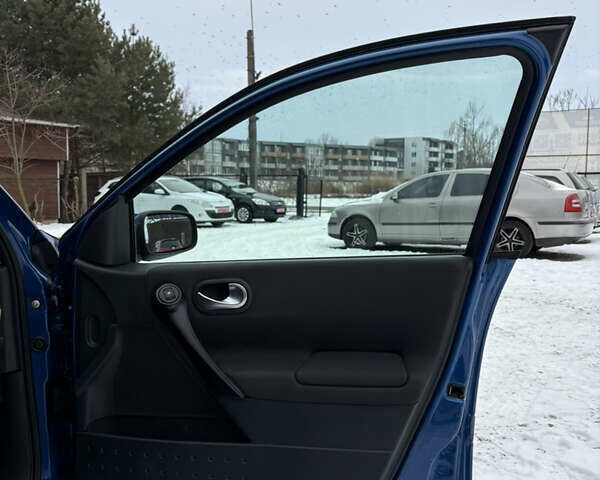 Синий Рено Меган, объемом двигателя 1.6 л и пробегом 215 тыс. км за 5500 $, фото 31 на Automoto.ua