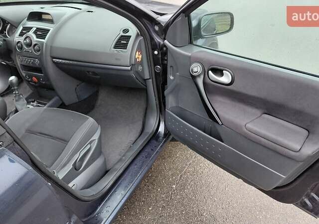 Синий Рено Меган, объемом двигателя 1.5 л и пробегом 244 тыс. км за 4900 $, фото 23 на Automoto.ua