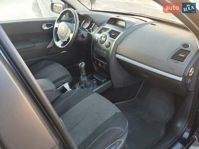 Синий Рено Меган, объемом двигателя 1.6 л и пробегом 263 тыс. км за 4190 $, фото 17 на Automoto.ua