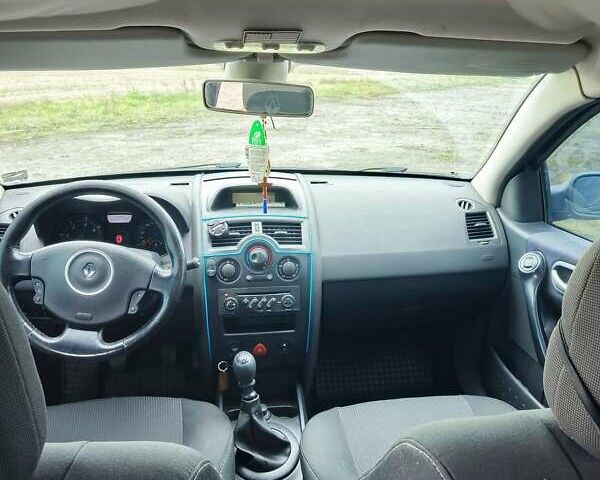 Синий Рено Меган, объемом двигателя 1.46 л и пробегом 409 тыс. км за 4100 $, фото 5 на Automoto.ua