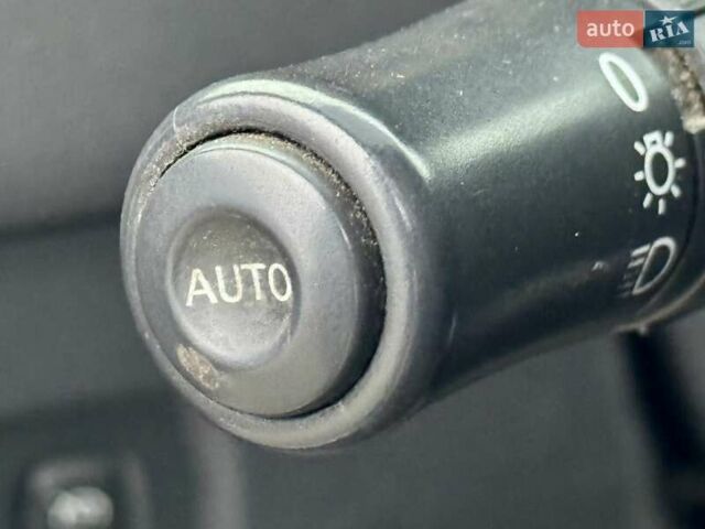 Синий Рено Меган, объемом двигателя 1.46 л и пробегом 392 тыс. км за 4799 $, фото 22 на Automoto.ua