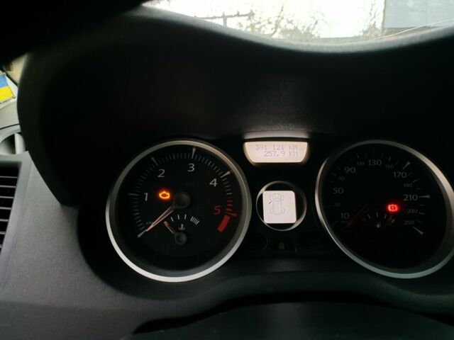 Синий Рено Меган, объемом двигателя 1.5 л и пробегом 390 тыс. км за 4800 $, фото 6 на Automoto.ua