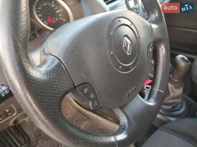 Синий Рено Меган, объемом двигателя 1.6 л и пробегом 263 тыс. км за 4190 $, фото 16 на Automoto.ua