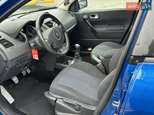 Синій Рено Меган, об'ємом двигуна 2 л та пробігом 174 тис. км за 5690 $, фото 11 на Automoto.ua
