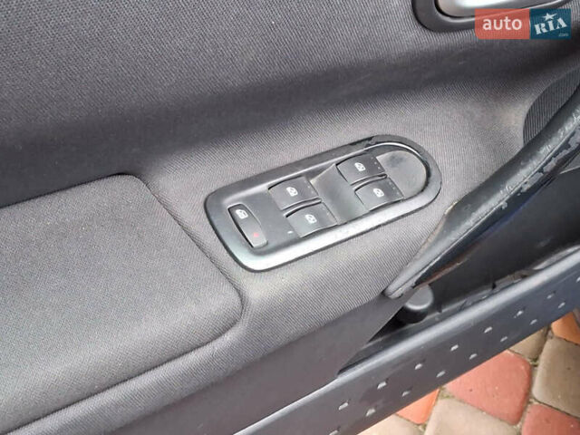 Синій Рено Меган, об'ємом двигуна 2 л та пробігом 155 тис. км за 5500 $, фото 22 на Automoto.ua