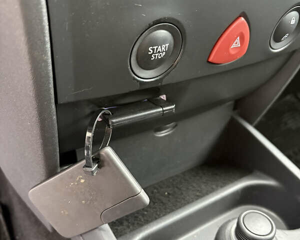 Синій Рено Меган, об'ємом двигуна 1.6 л та пробігом 215 тис. км за 5700 $, фото 22 на Automoto.ua