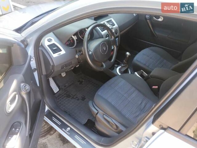 Синий Рено Меган, объемом двигателя 1.6 л и пробегом 266 тыс. км за 5800 $, фото 13 на Automoto.ua