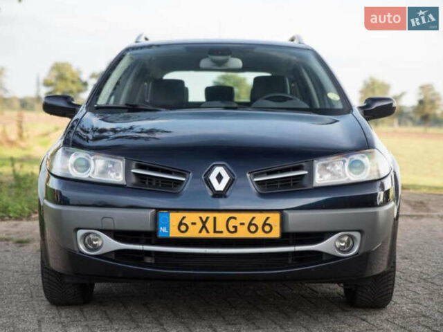 Синий Рено Меган, объемом двигателя 1.6 л и пробегом 150 тыс. км за 6200 $, фото 4 на Automoto.ua
