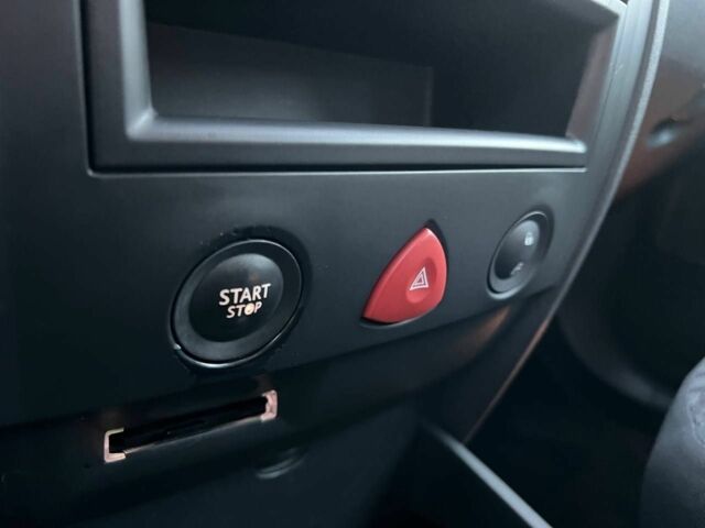 Синий Рено Меган, объемом двигателя 0 л и пробегом 212 тыс. км за 5300 $, фото 15 на Automoto.ua