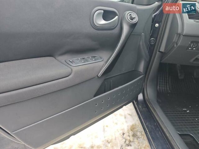 Синий Рено Меган, объемом двигателя 1.6 л и пробегом 189 тыс. км за 5650 $, фото 15 на Automoto.ua