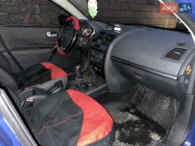 Синий Рено Меган, объемом двигателя 1.6 л и пробегом 206 тыс. км за 3999 $, фото 13 на Automoto.ua