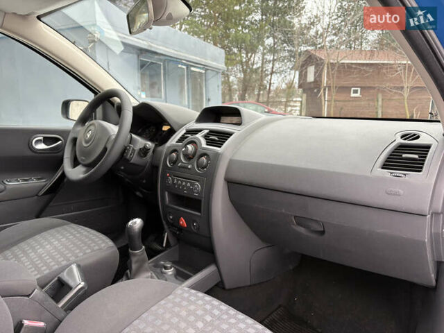 Синій Рено Меган, об'ємом двигуна 1.6 л та пробігом 215 тис. км за 5600 $, фото 37 на Automoto.ua