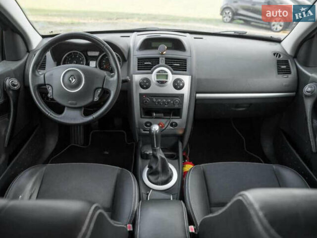 Синий Рено Меган, объемом двигателя 1.6 л и пробегом 150 тыс. км за 6200 $, фото 9 на Automoto.ua