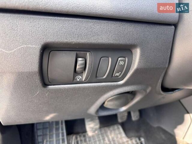 Синий Рено Меган, объемом двигателя 1.6 л и пробегом 206 тыс. км за 6200 $, фото 19 на Automoto.ua