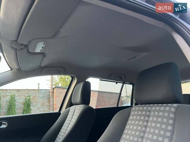 Синий Рено Меган, объемом двигателя 1.6 л и пробегом 212 тыс. км за 5600 $, фото 60 на Automoto.ua