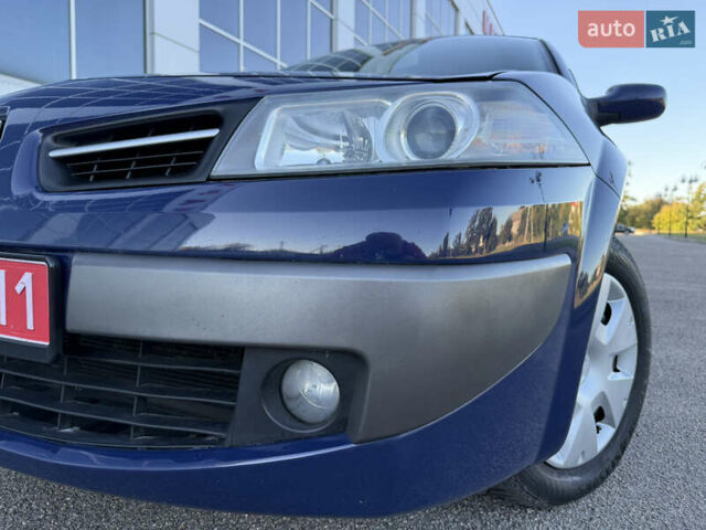 Рено Меган 2009 у Белой Церкве на Automoto.ua Синій Рено Меган, об'ємом двигуна 1.6 л та пробігом 202 тис. км за 5500 $, фото 66 на Automoto.ua