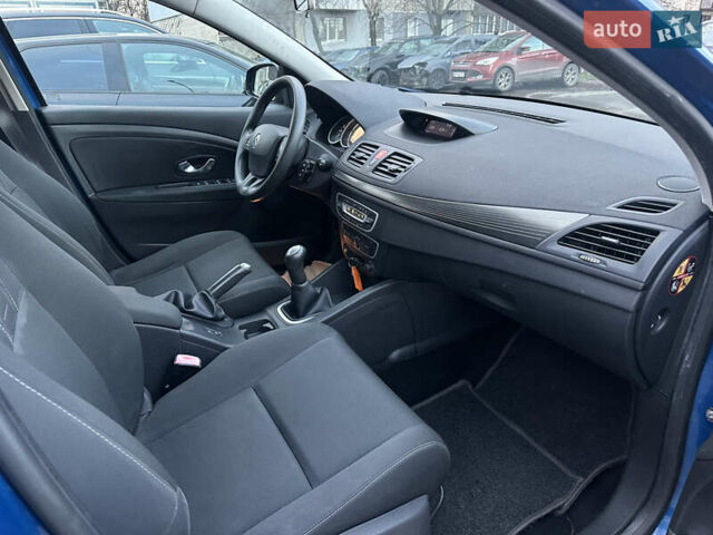 Синій Рено Меган, об'ємом двигуна 1.6 л та пробігом 158 тис. км за 8200 $, фото 10 на Automoto.ua