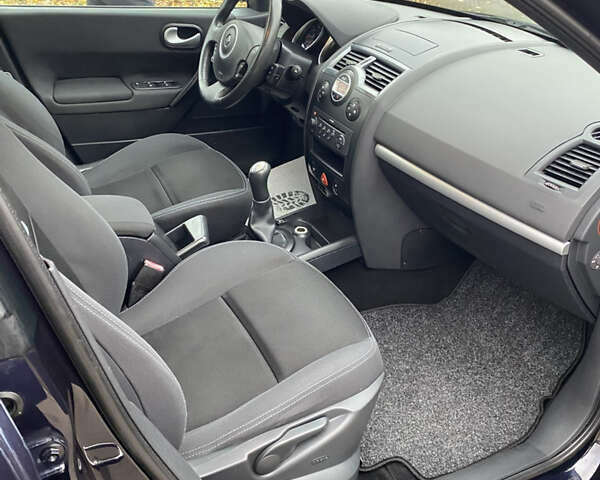 Синій Рено Меган, об'ємом двигуна 1.6 л та пробігом 186 тис. км за 6500 $, фото 26 на Automoto.ua