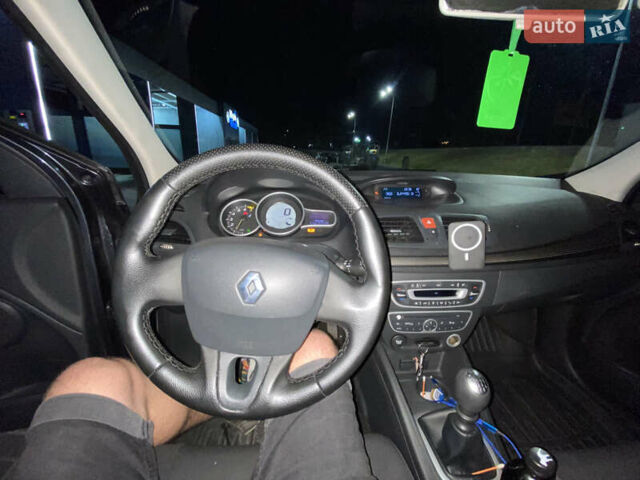 Синий Рено Меган, объемом двигателя 1.6 л и пробегом 231 тыс. км за 5500 $, фото 12 на Automoto.ua